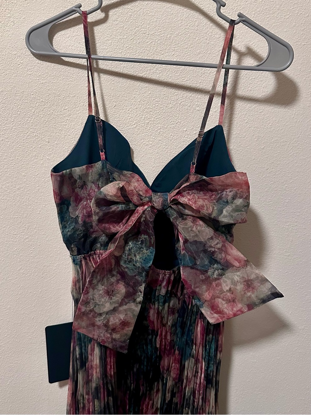 Lulu's Floral Pleated Midi Dress in Teal and Rose - Picture 4 of 4